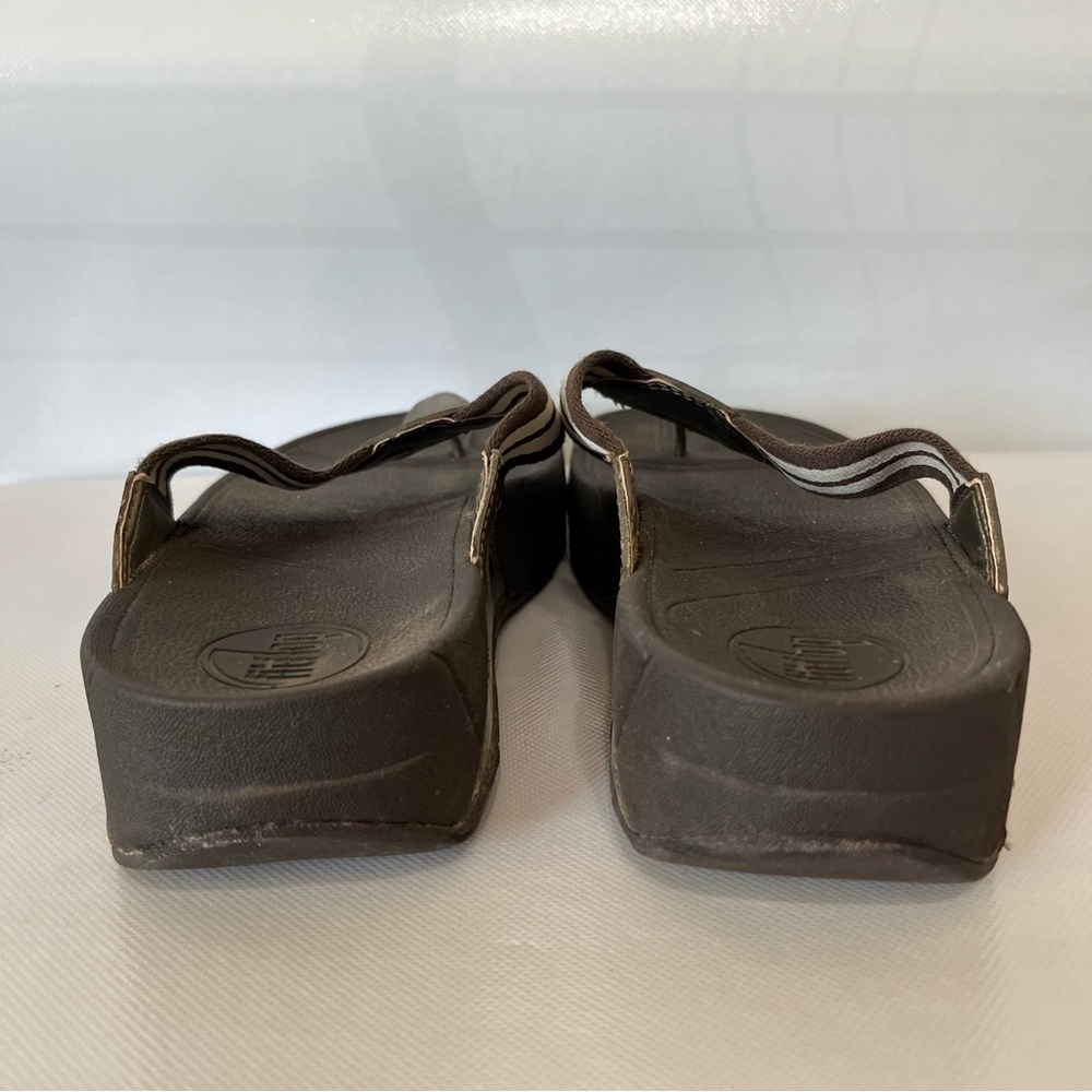 FitFlop Women's Brown and Cream Striped Thong Sandals - Picture 4 of 9